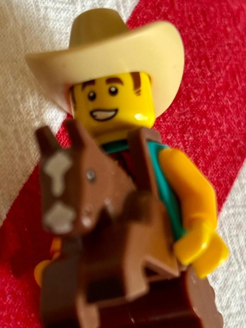 "Cowboy Costume Guy", Series 18 col326 With stand & accessories. LIKE NEW! - Picture 2 of 5